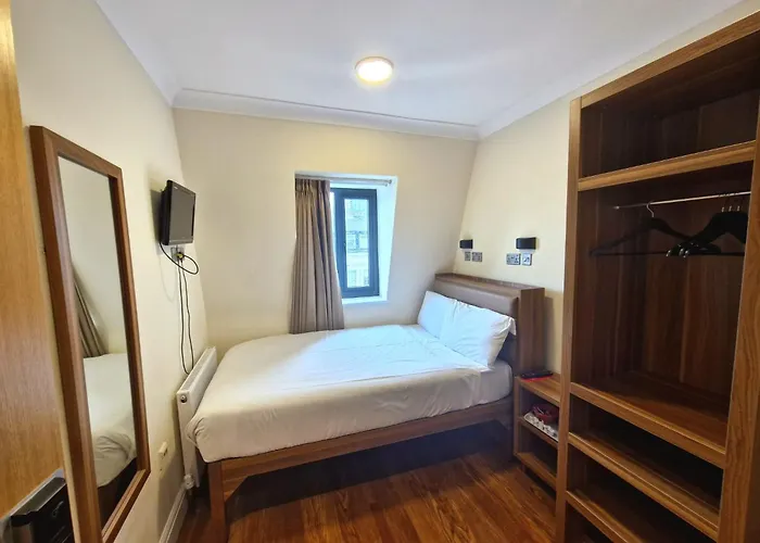 Olympia Inn Hotel